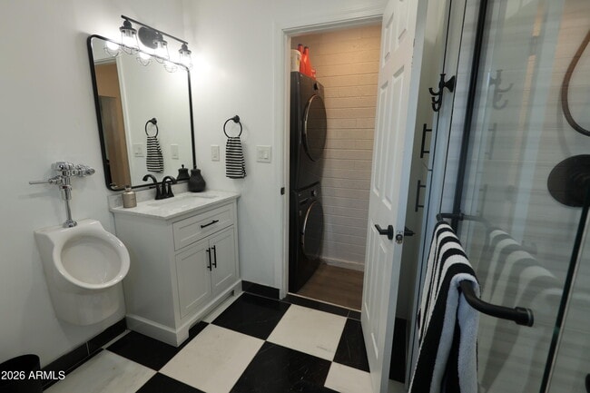 Building Photo - 1011 W Elna Rae St