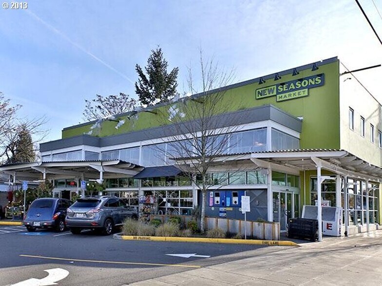 Building Photo - 6430 N Maryland Ave