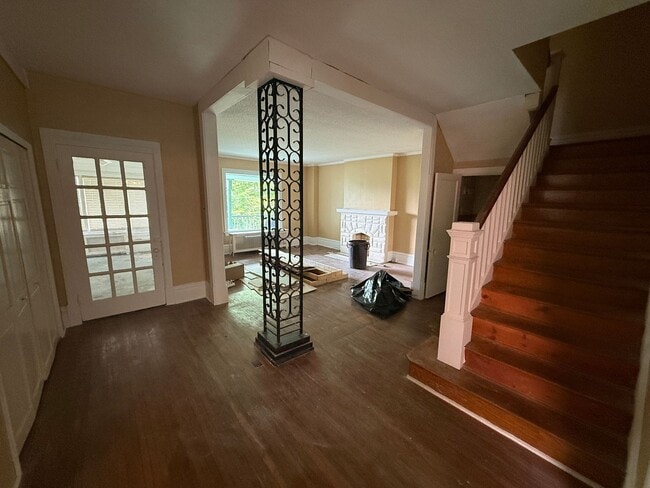 Building Photo - 425 Richwood Ave
