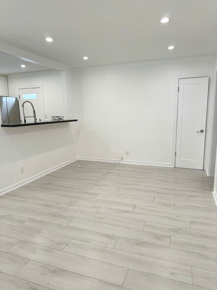 Building Photo - 1147 S Corning St