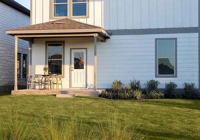 Building Photo - 313 Redonda Dr