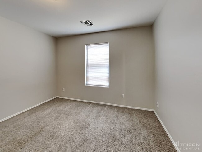 Building Photo - 2364 E Meadow Lark Way