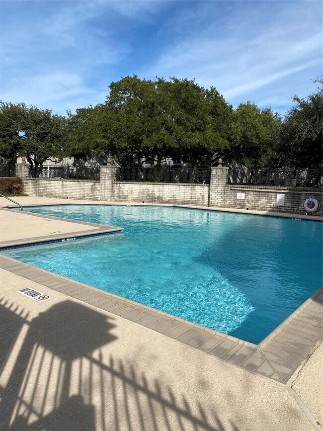 Building Photo - 7352 Regency Square Ct