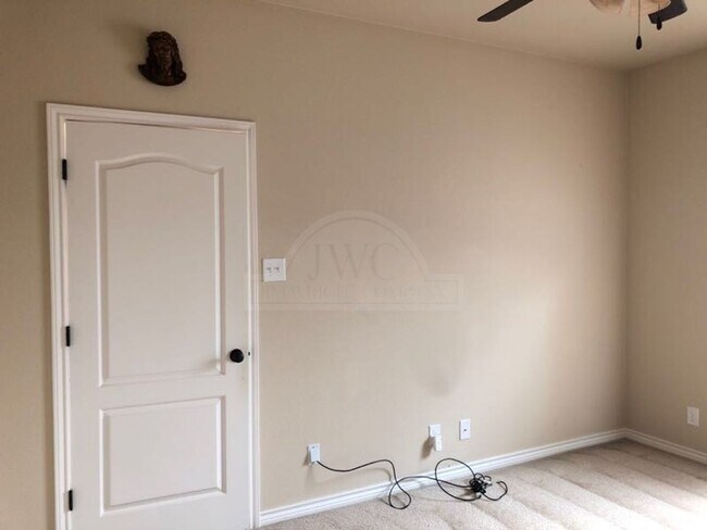 Building Photo - 301 Vega Ln