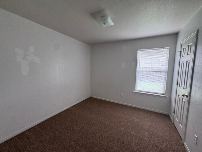Building Photo - 1430 Shoshoni Trail