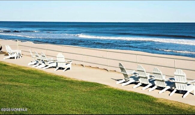 Building Photo - 1 Roseld Ave