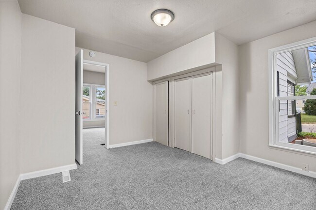 Building Photo - 111 N 15th St