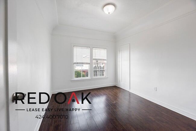 Building Photo - 716-714 S Berendo St
