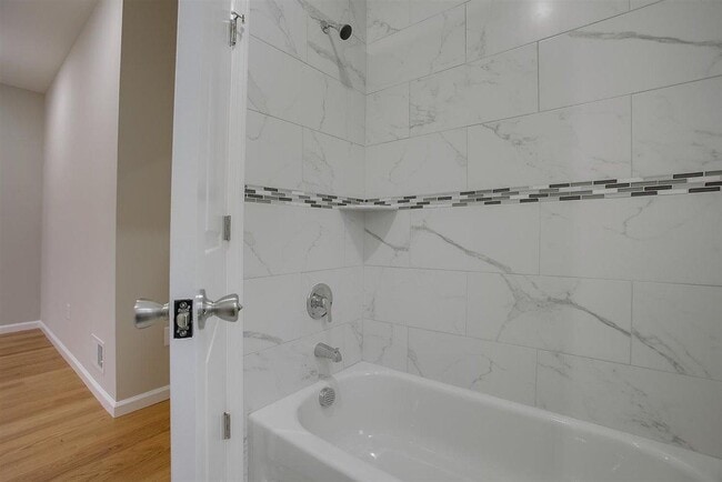 Building Photo - 16 Grant Ave