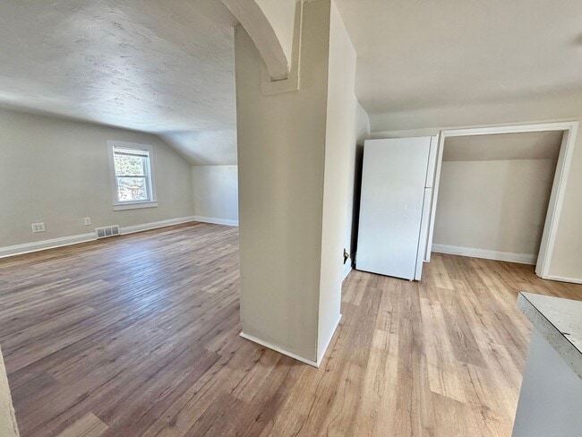 Building Photo - 1440 Smith St