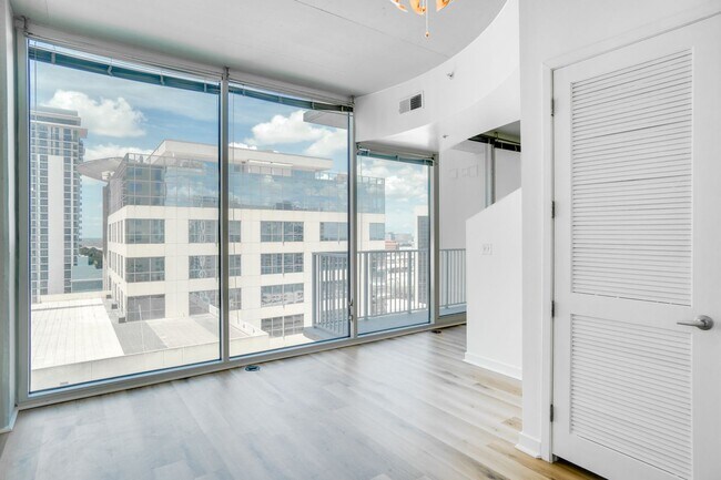 Building Photo - 155 S Court Ave