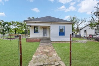 Building Photo - 309 Park St
