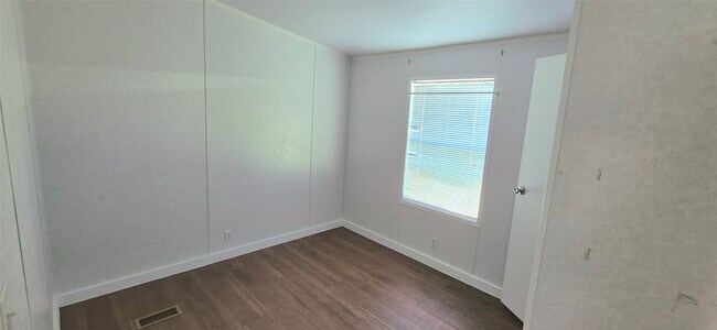 Building Photo - 24430 Oak Hollow Blvd