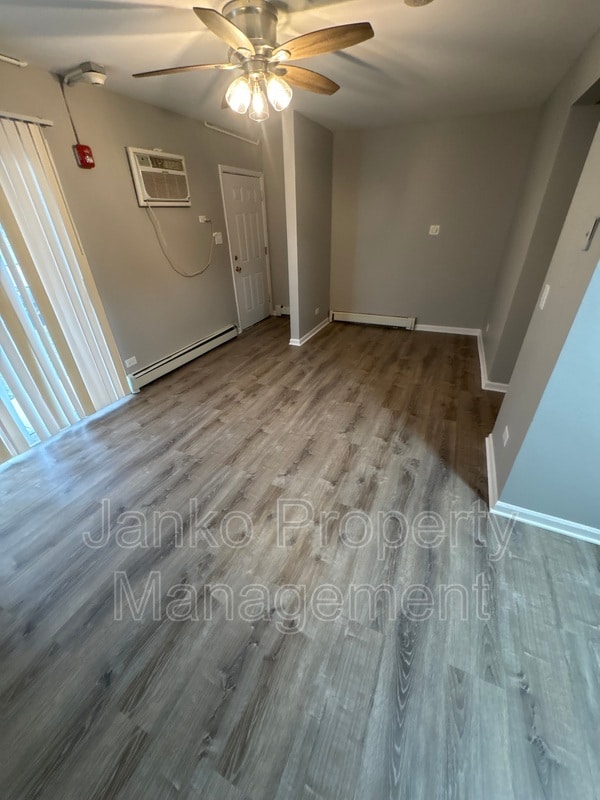 Building Photo - 3343 Commercial Ave