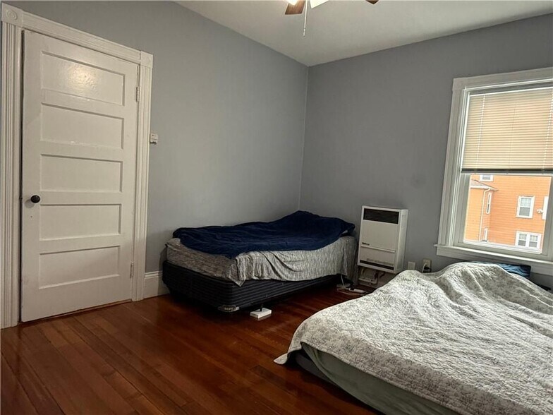 Building Photo - 53 Hadwin St