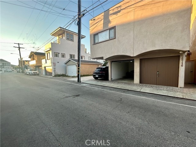 Building Photo - 16716 Bayview Dr