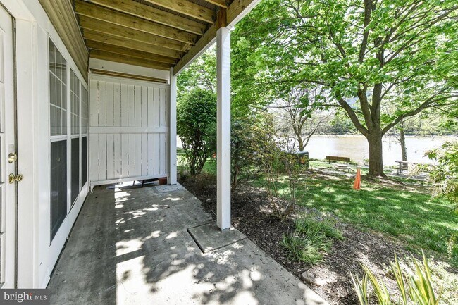 Building Photo - 2954 Yarling Ct
