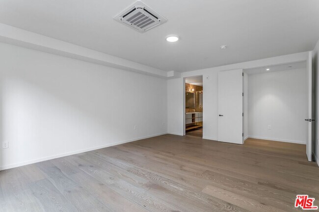 Building Photo - 1618 Hilts Ave