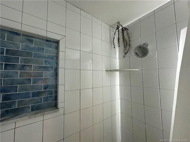 Building Photo - 4490 NE Indian River Dr