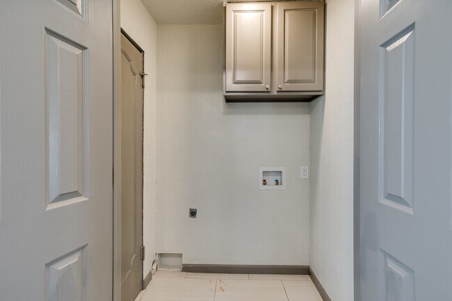 Building Photo - 2408 NW 40th St