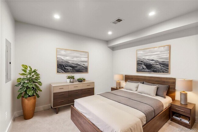 Building Photo - Cherry Creek Townhome - 4 Bed, 4 Bath, Detached Garage