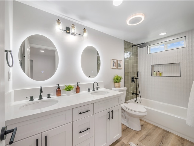 Building Photo - 1576 California Ave