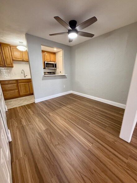 Building Photo - 5 Washington St