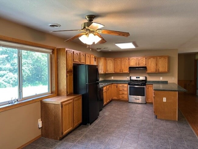 Building Photo - 4 Bedroom Single Family Home - Pequot Lakes