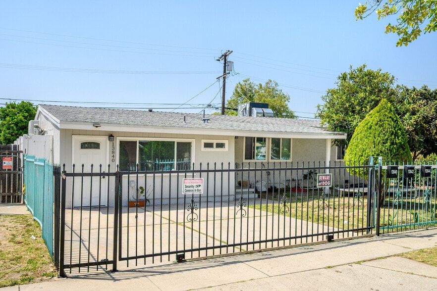Building Photo - 13840 Community St