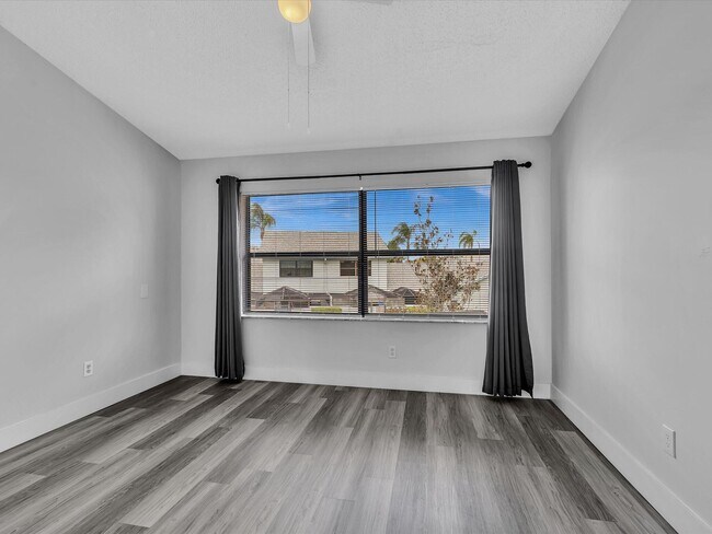 Building Photo - 9095 SW 21st Ct