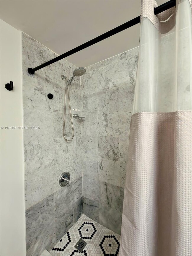 Building Photo - 2501 SW 37th Ave