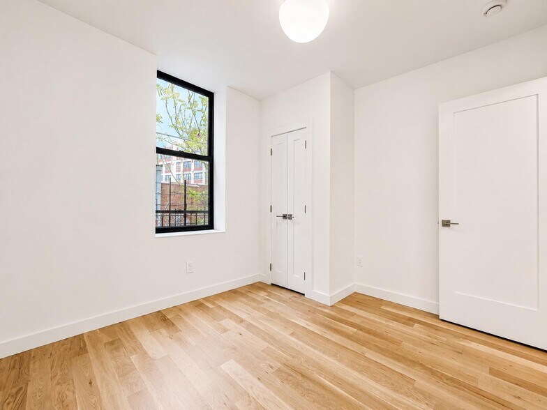 Building Photo - 524 W 134th St
