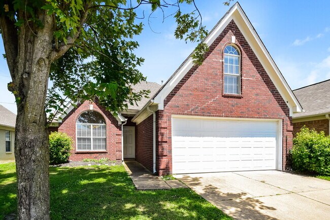 Building Photo - 8236 Clubview Dr