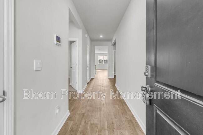 Building Photo - 507 Sybilwood Ln