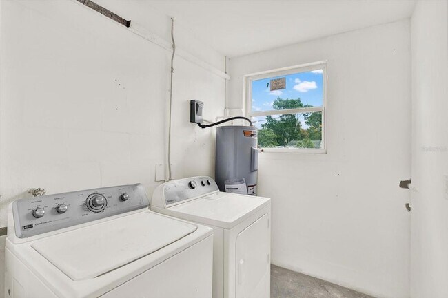 Building Photo - 5543 Gulf Dr