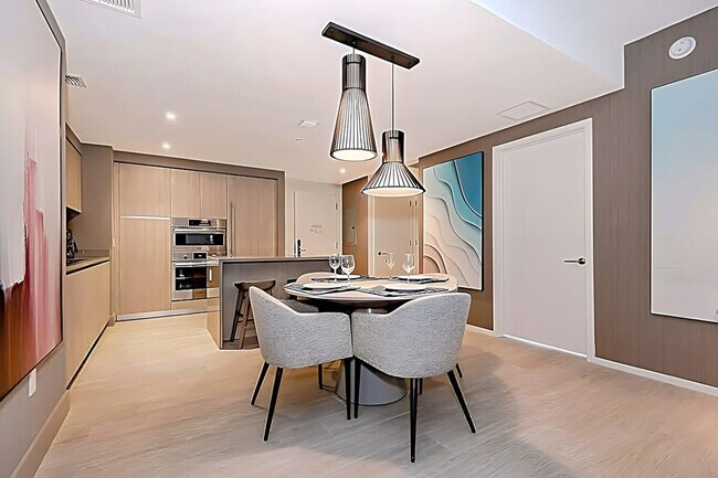 Building Photo - 4010 S Ocean Dr