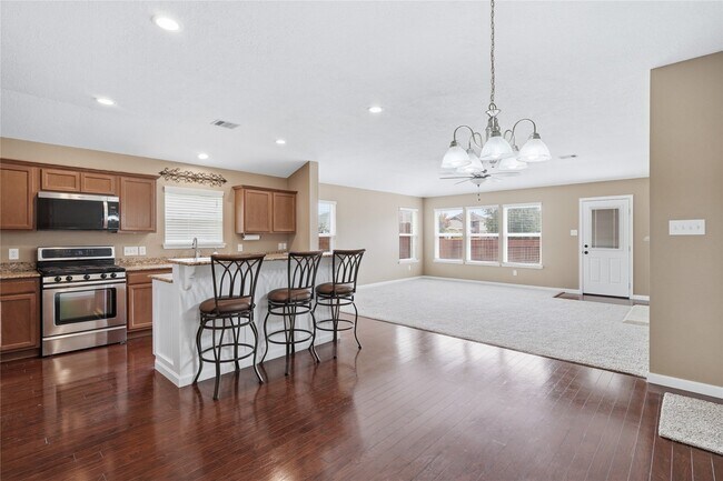 Building Photo - 2018 Leisure Ln