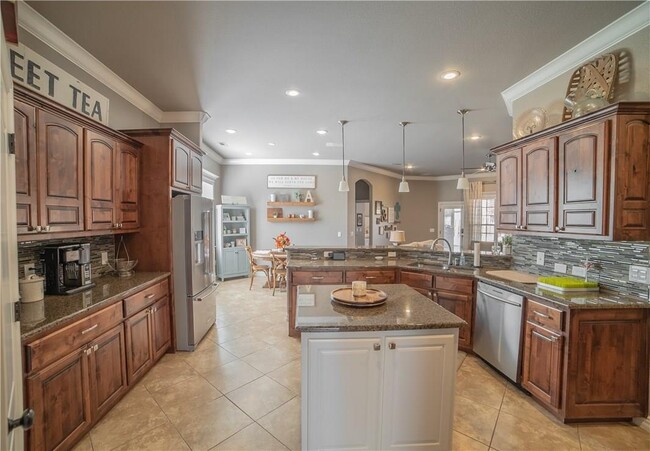 Building Photo - 3710 Monte Vallo Manor