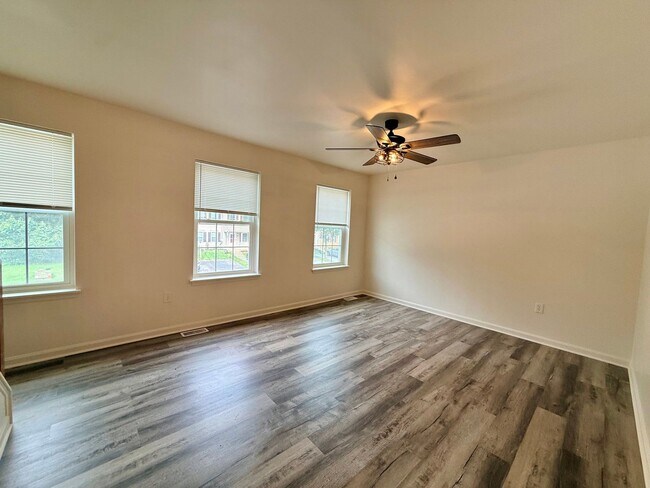 Building Photo - 601 Rockwood Dr