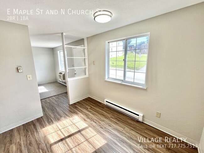 Building Photo - 361 E Maple St