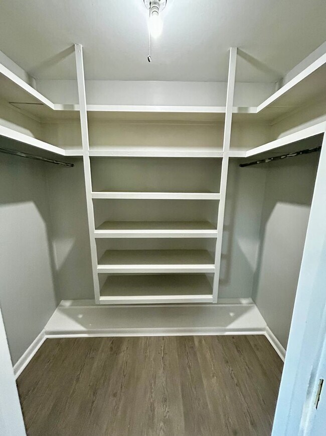 Building Photo - 1903 Azalea Dr