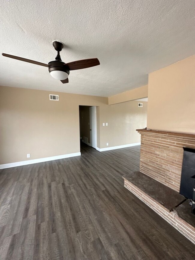 Building Photo - 3135 Courtney Dr