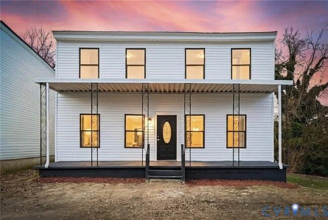 Building Photo - 724 Wilson St