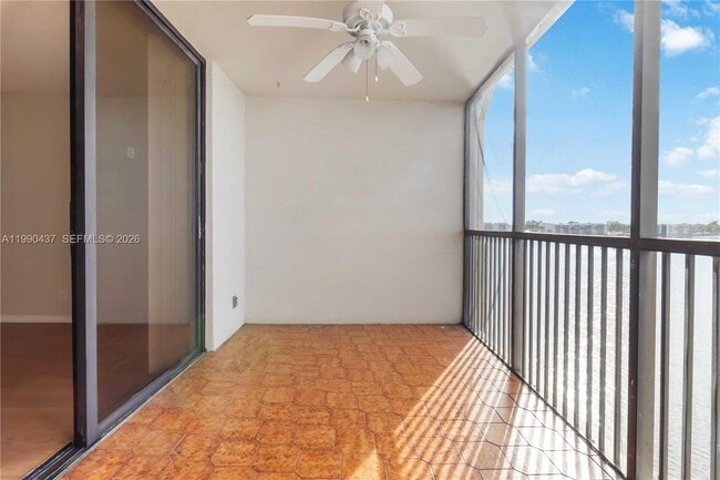 Building Photo - 110 Lake Emerald Dr