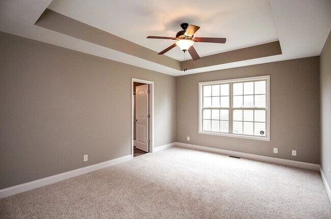 Building Photo - 3 Bedroom 2 Bathroom Home!