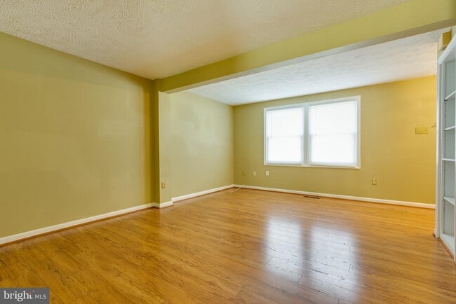 Building Photo - 7805 Edmunds Way