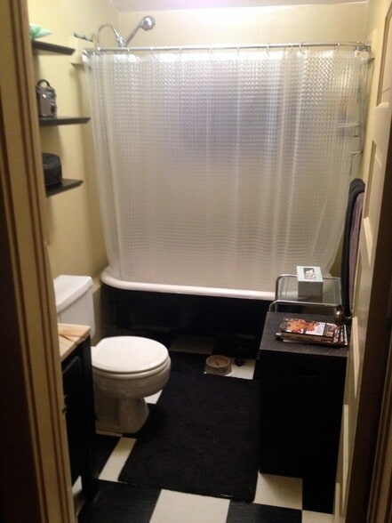 Bathroom - 4361 Raleigh St