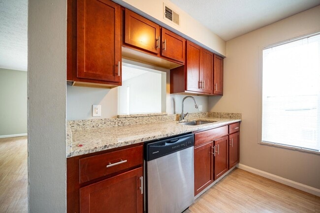 Interior Photo - Grandview Passage