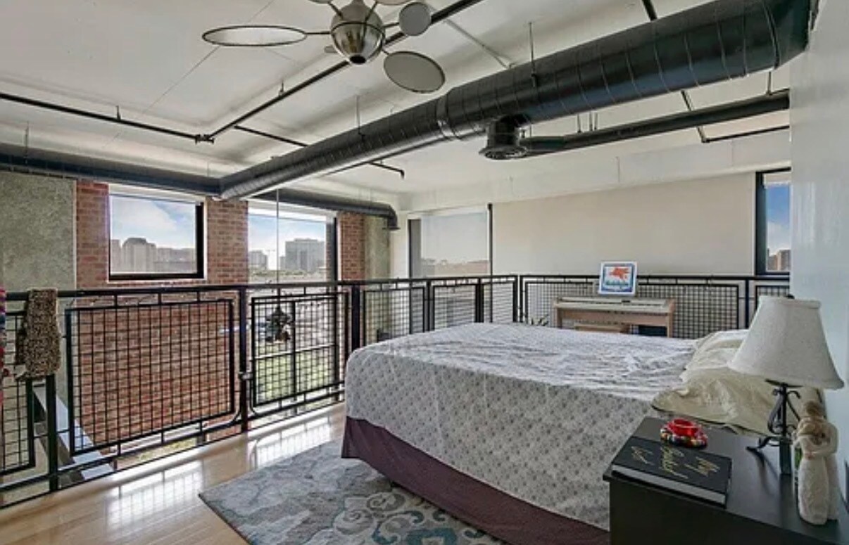 Building Photo - 3110 Thomas Ave