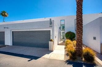 Building Photo - 3261 E Camelback Rd